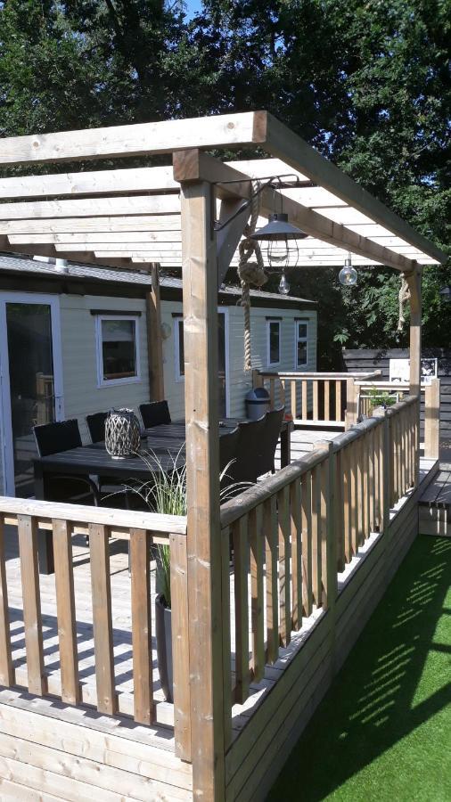 Op Bergumermeer Chalet